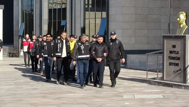 Balyozla Kavgaya Karışan Şüpheliler Serbest Bırakıldı: Gözler Mahkeme Sürecinde