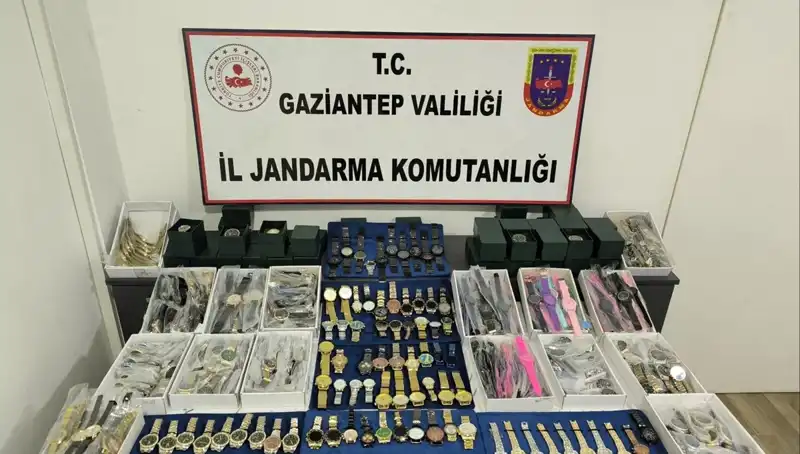 Gaziantep'te Yapılan Kaçak Saat Operasyonu: 3 Milyon Liralık Piyasa Değeri