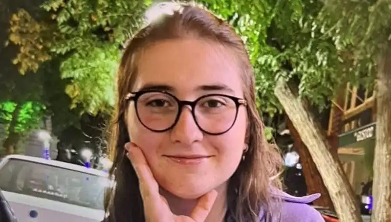 Çanakkale'de Kaybolan Lise Öğrencisi Ayşegül'ü Bulmak İçin Büyük Çaba Harcanıyor