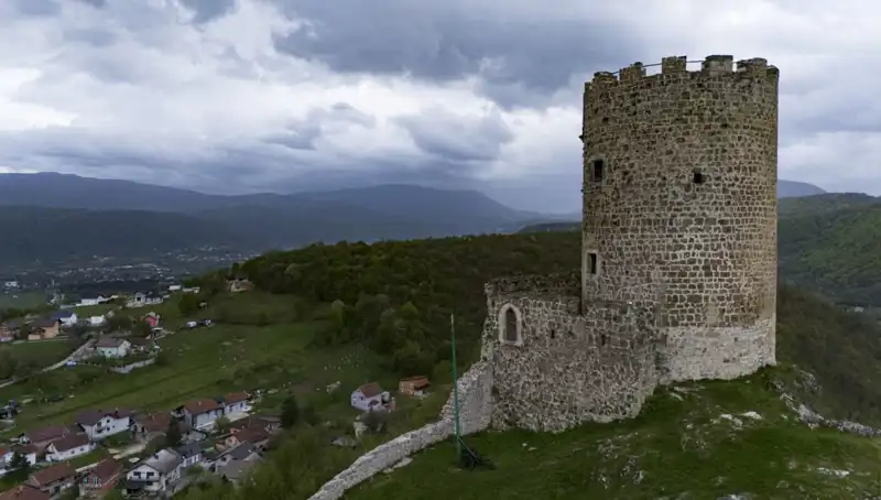 Sokolac Kalesi: Bosna Hersek’in Tarihine Işık Tutan Kültürel Hazineler