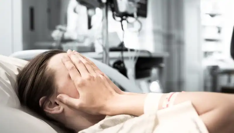 Doktorlar Ağrı Kesici Verip Gönderdi, Genç Kadının Korkunç Gerçeği Ortaya Çıktı
