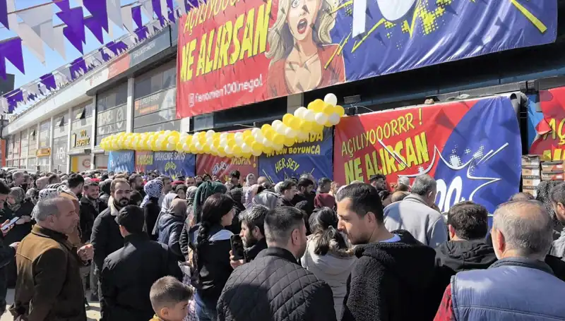 Bursa’da Büyük İndirim Günlerinde Alışveriş Çılgınlığı!