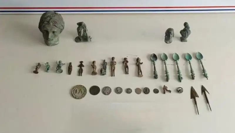 Taşıyıcısının Sırtında Fısıldayan Tarih: Roma Dönemine Ait Eser Ele Geçirildi