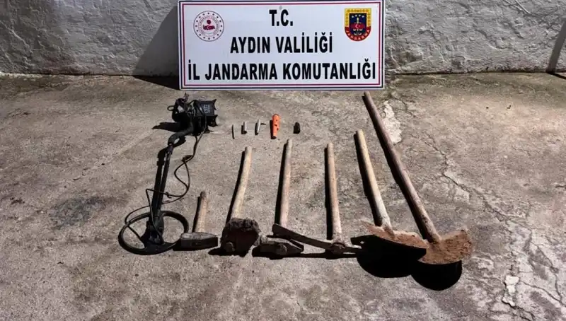 Aydın'da Kaçak Kazı Operasyonu: Suçüstü Yakalanan 4 Kişi Hakkında Detaylar
