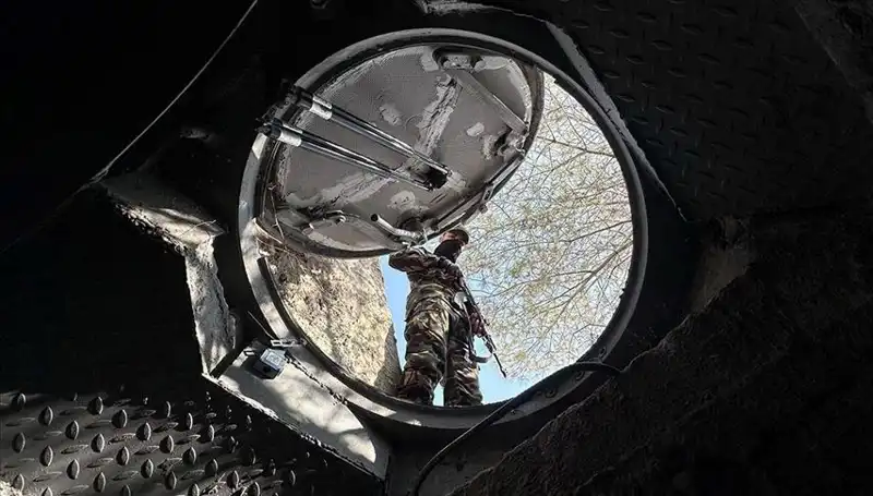 Esad’ın Kardeşinin Suriye’deki Gizli Tünelleri ve Zırhlı Kapıları Üzerine Şok Edici Keşif