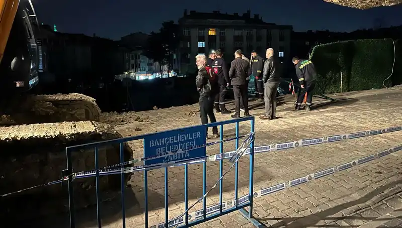 İstanbul'da İnşaat Çalışmasında Yaşanan Göçük, Kentin Trafiğini Felç Etti