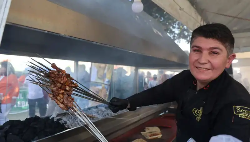 Kozan Karnavalı’nda Ciğer Lezzeti: Yarım Ton Tüketildi!