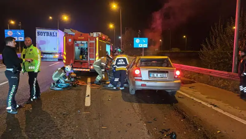 Kamyona Arkadan Çarpan Sürücü Kaza Sonrası Ağır Yaralandı