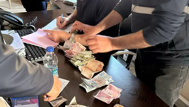 Antalya'da Dilencilik Operasyonunda Şok Eden Ayrıntılar: Yüzlerce Lira Ele Geçirildi