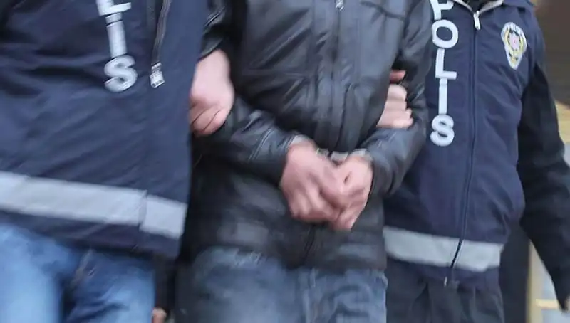 Kütahya'da Uyuşturucu Operasyonu: 5 Kişi Tutuklandı!