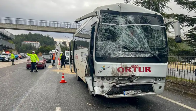 Uşak'ta İşçi Servisleri Çarpıştı: Feci Kazada Çok Sayıda Yaralı