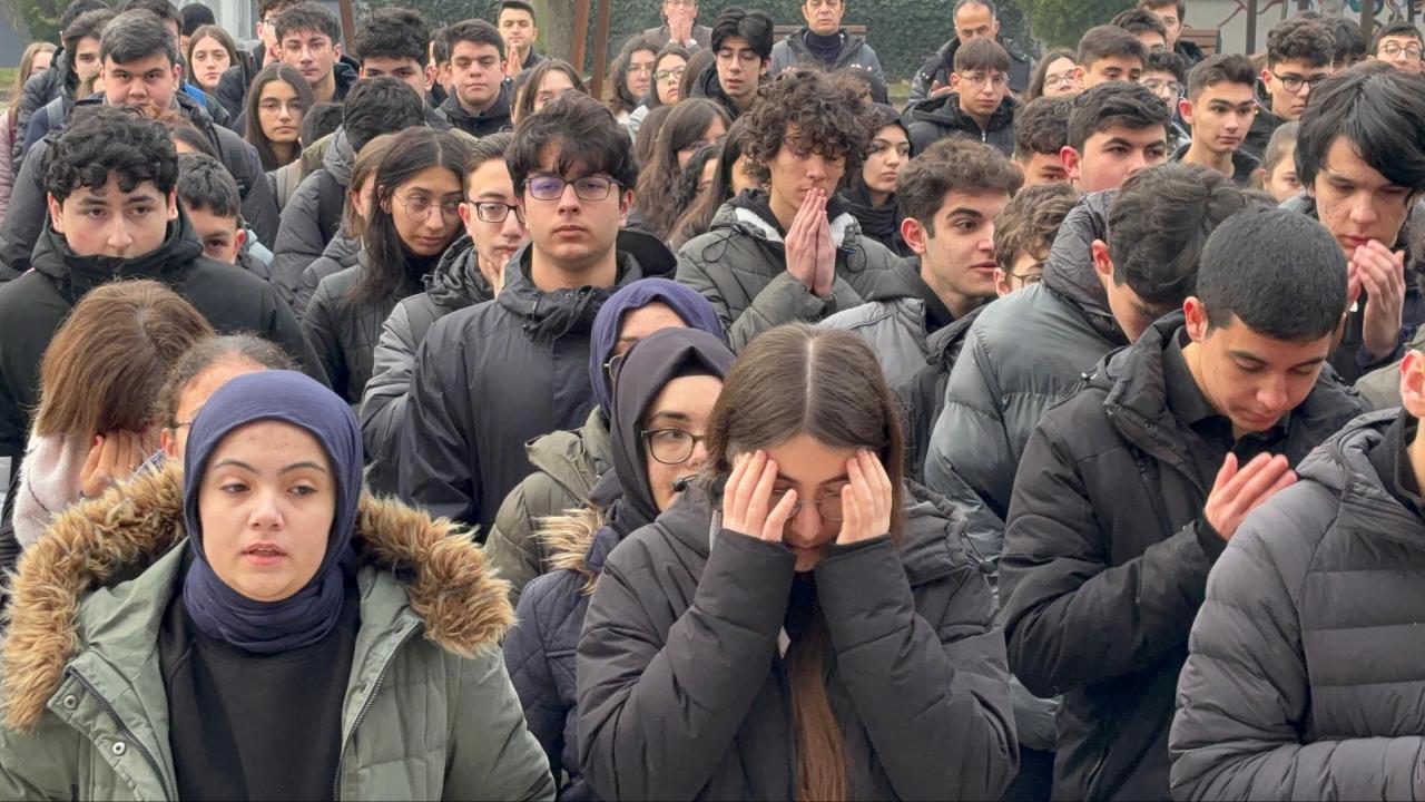 Okul Yangınında Hayatını Kaybeden Öğrenciler Unutulmadı