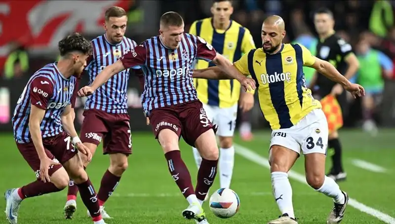 Fenerbahçe ile Trabzonspor'un Derbisi: Süper Lig'deki Şampiyonluk Mücadelesi