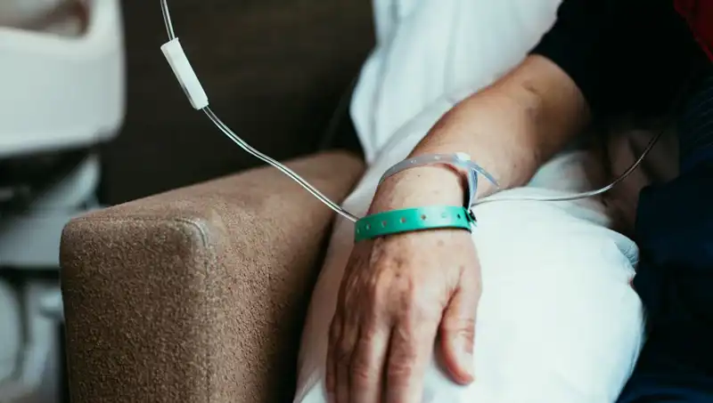 Düğün Stresi Zannedilen Belirtiler: 4. Evre Kolon Kanseri Gerçeği