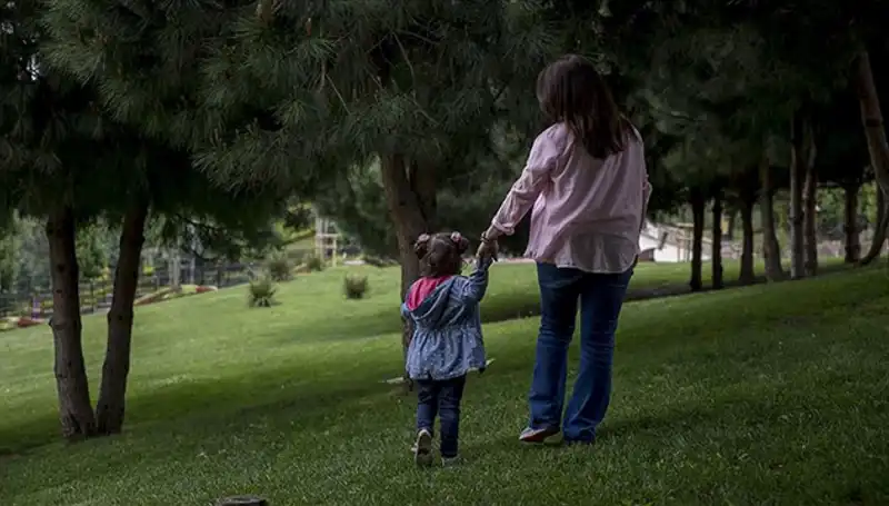 Yargıtay’dan Koruyucu Aile Kararı: Anne ve Çocuk Arasındaki Bağ Yeniden Değerlendirildi