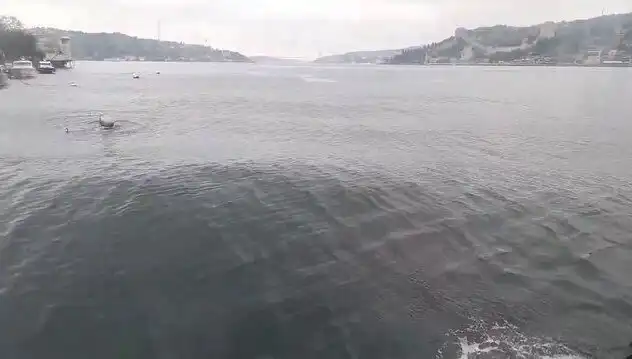 İstanbul Boğazı’nda Yükselen Dalgalar: Deniz Durumu Korkutuyor